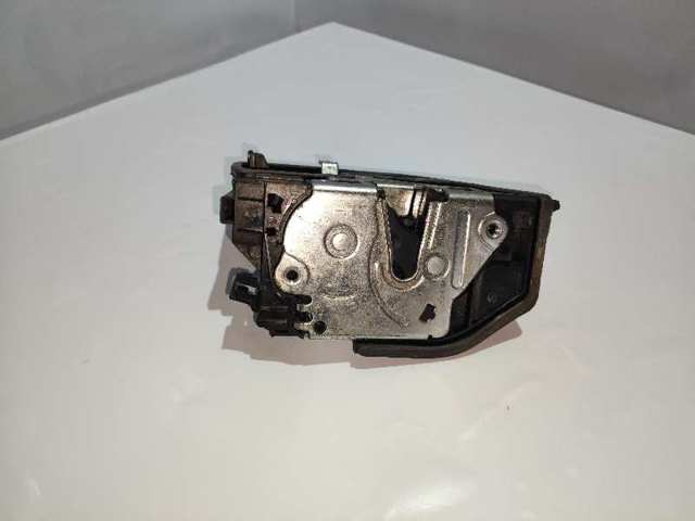 Fecho da porta dianteira direita 7154628 BMW