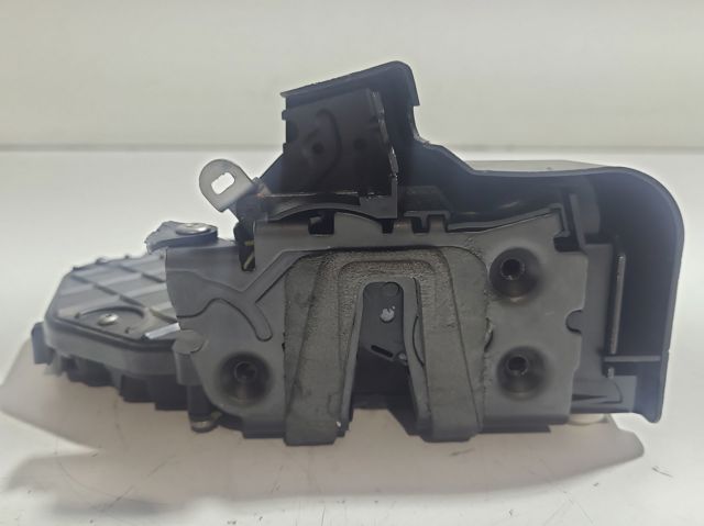 Fecho da porta traseira esquerda 7H5A26413AC JAGUAR