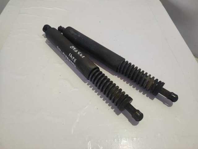 Amortecedor de tampa de porta-malas (de 3ª/5ª porta traseira) 7L6827550L VAG
