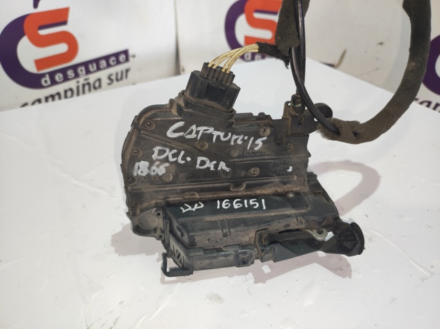 Fecho da porta dianteira direita 805022764R RENAULT