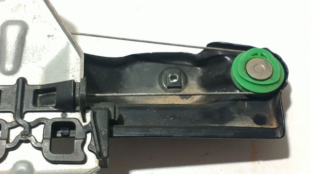 Mecanismo de acionamento de vidro da porta dianteira direita 807004EA0D NISSAN