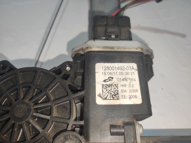 Mecanismo de acionamento de vidro da porta dianteira esquerda 807019225R RENAULT