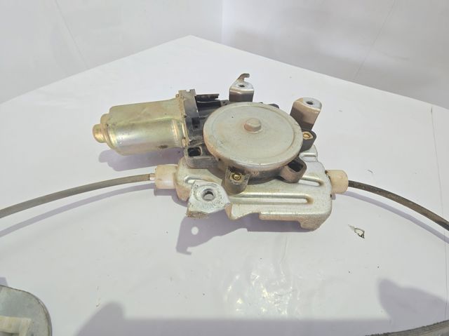 Motor de acionamento de vidro da porta traseira esquerda 8073189913 NISSAN