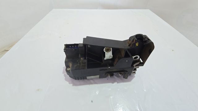 Fecho da porta dianteira esquerda 8200008246 RENAULT