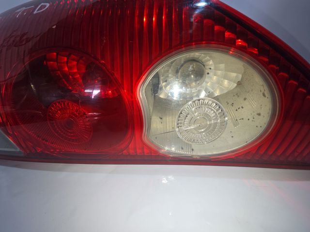 Lanterna traseira direita 8200419952 RENAULT