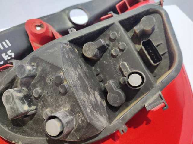 Lanterna traseira direita 8200459960 RENAULT