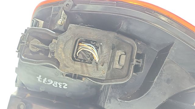 Lanterna traseira direita 8200474327A RENAULT