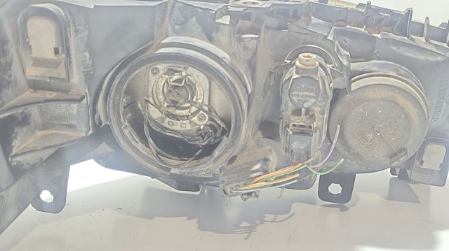 Luz esquerda 8200476428 RENAULT