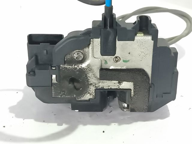 Fecho da porta traseira direita 82500JD90C NISSAN