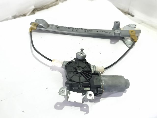 Mecanismo de acionamento de vidro da porta traseira direita 82700JD40A NISSAN