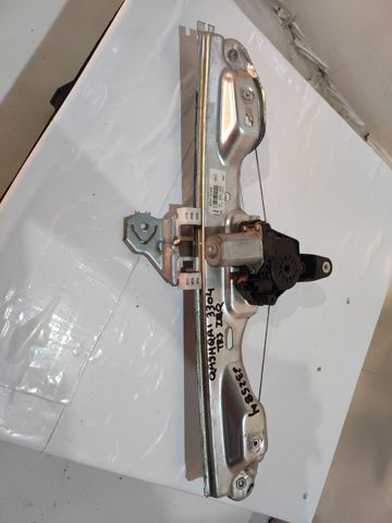 Mecanismo de acionamento de vidro da porta traseira esquerda 827014EA0A NISSAN