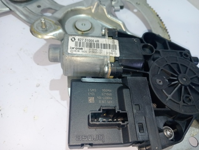 Motor de acionamento de vidro da porta traseira esquerda 827310004R RENAULT