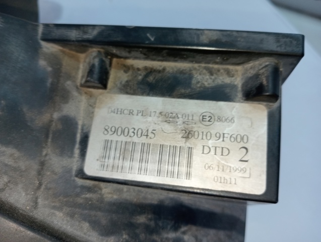 Luz direita 89003045 NISSAN