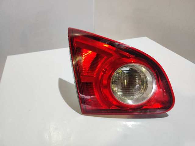 Lanterna traseira esquerda interna 89071063 NISSAN