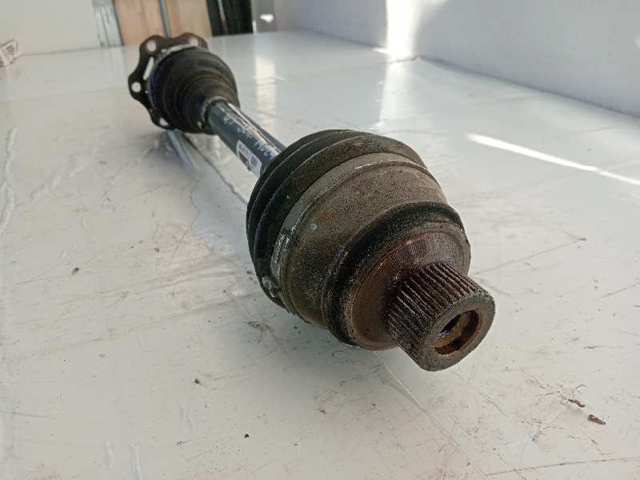 Semieixo (acionador) dianteiro 8R0407271C VAG