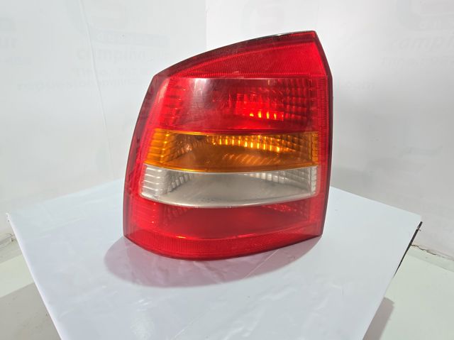 Lanterna traseira esquerda 90521542 OPEL