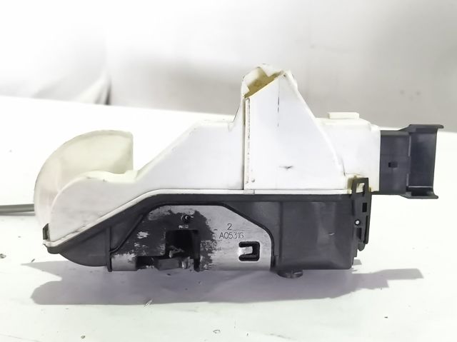 Fecho da porta dianteira esquerda 9819038580 PEUGEOT