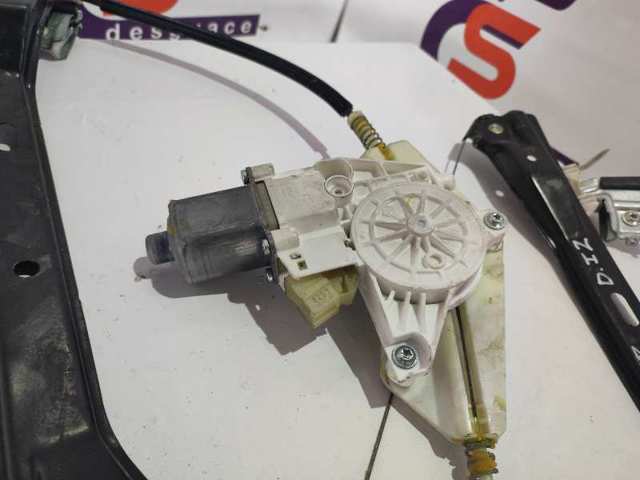 Motor de acionamento de vidro da porta dianteira esquerda A2048200142 MERCEDES