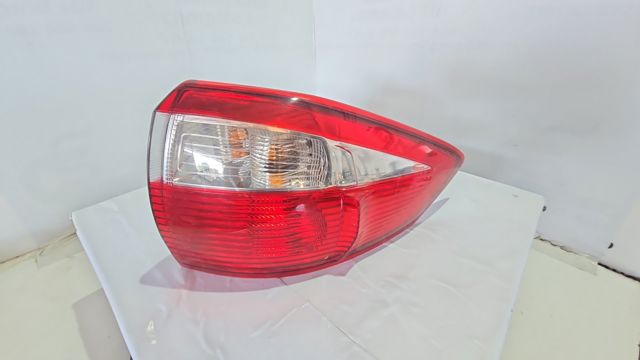 Lanterna traseira direita externa AM5113404BF FORD