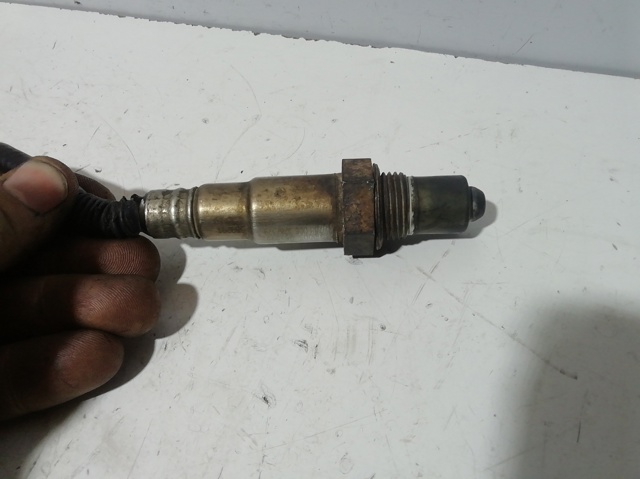Sonda lambda, sensor esquerdo de oxigênio depois de catalisador 0015407617 MERCEDES