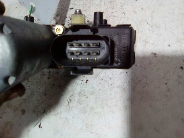 Motor de acionamento de vidro da porta dianteira direita 0130821774 VAG