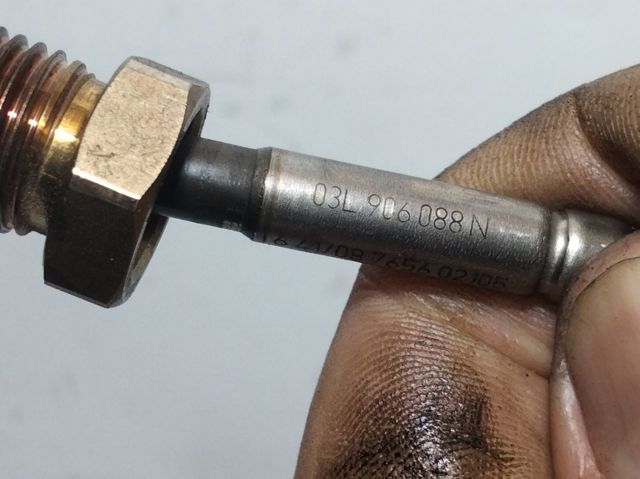 Sensor de temperatura dos gases de escape (GE), antes de filtro de partículas diesel 03L906088N VAG