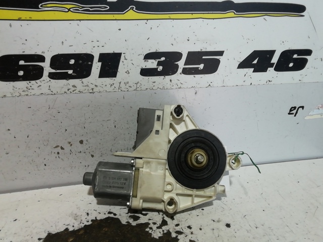 Motor de acionamento de vidro da porta traseira esquerda 130822201 PEUGEOT