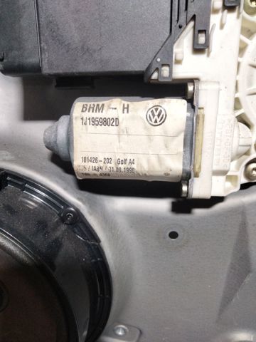 Motor de acionamento de vidro da porta dianteira direita 1J1959802D VAG