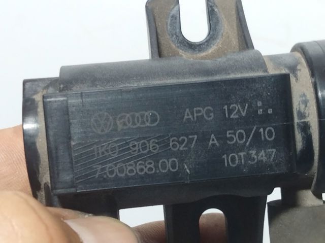 Válvula solenoide de regulação de comporta EGR 1K0906627A VAG