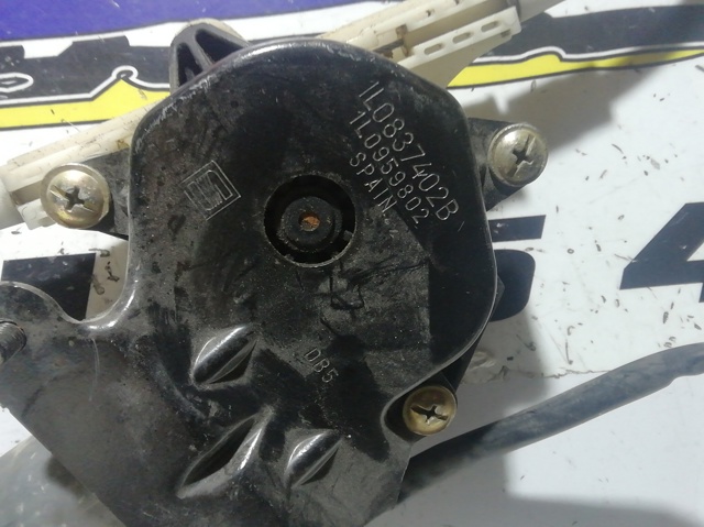 Mecanismo de acionamento de vidro da porta dianteira direita 1L0837402B VAG