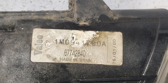 Luzes de nevoeiro esquerdas 1M0941700 VAG