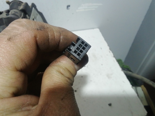 Fecho da porta dianteira direita 2117200635 MERCEDES