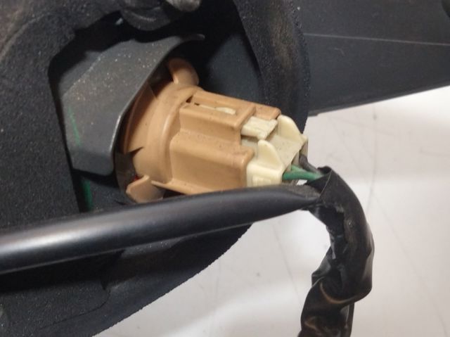 Lanterna traseira direita externa 22061971 MAZDA