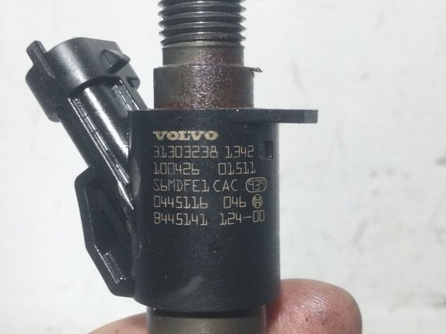 Injetor de injeção de combustível 31303238 VOLVO