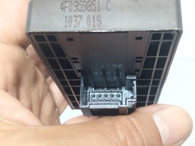 Unidade de botões dianteira esquerda de controlo de elevador de vidro 4F0959851C VAG