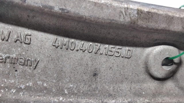 Braço oscilante inferior esquerdo de suspensão dianteira 4M0407155D VAG