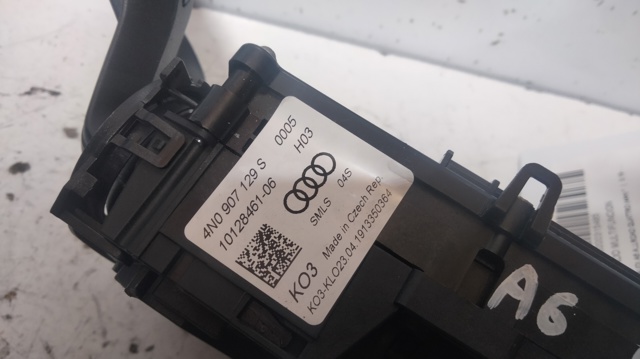 Comutador instalado na coluna da direção, montado 4N0907129S VAG