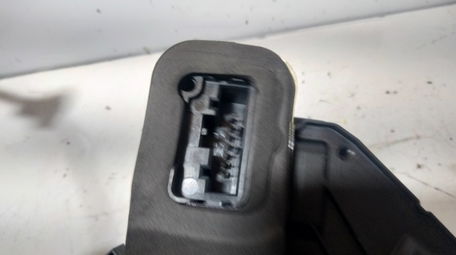 Fecho da porta dianteira direita 5K1837016B VAG