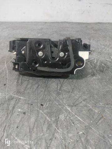 Fecho da porta traseira direita 5K48390160 VAG