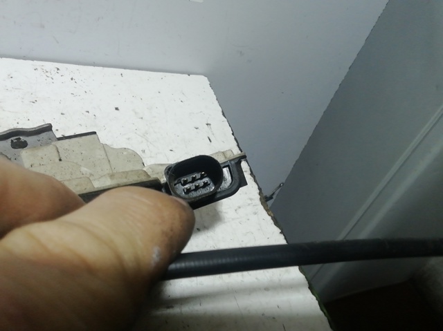 Fecho da porta dianteira direita 5N1837016F VAG