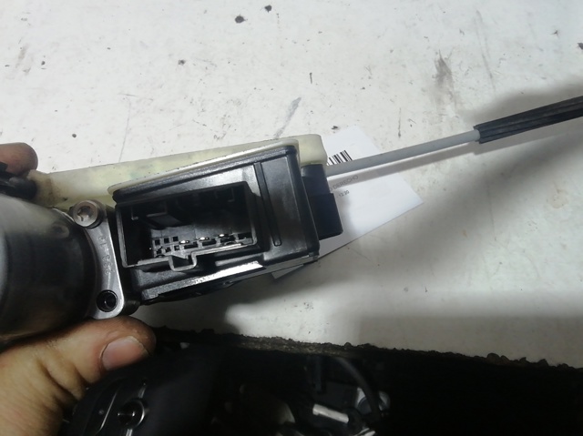 Motor de acionamento de vidro da porta traseira direita 5Q0959408A VAG