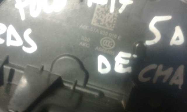 Fecho da porta traseira direita 5TA839016E VAG