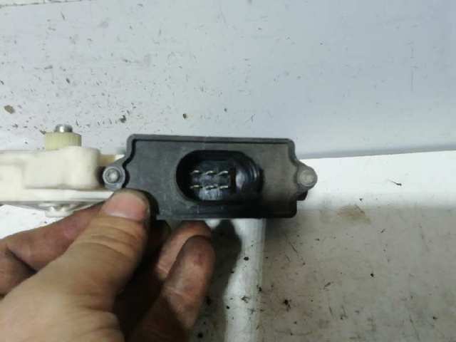 Motor de acionamento de vidro da porta dianteira esquerda 69259631 BMW