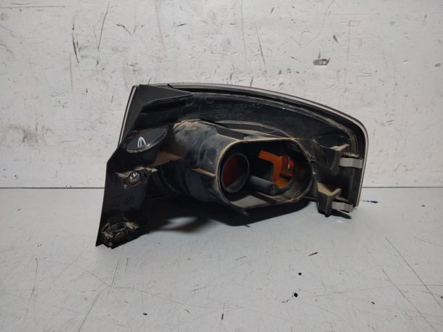 Lanterna traseira esquerda externa 6L6945095A VAG