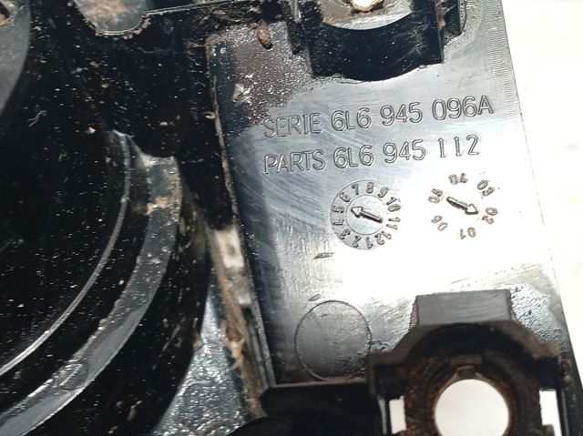 Lanterna traseira direita externa 6L6945096A VAG