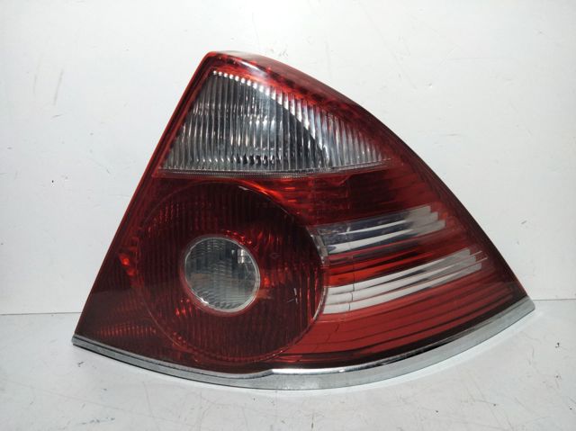 Lanterna traseira direita 6S7113404A FORD