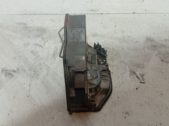 Fecho da porta traseira direita 7167070 BMW