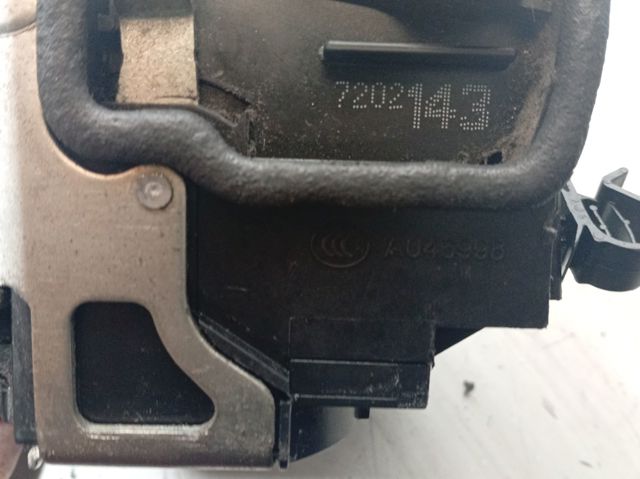 Fecho da porta dianteira esquerda 7202143 BMW