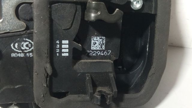 Fecho da porta traseira esquerda 7229467 BMW