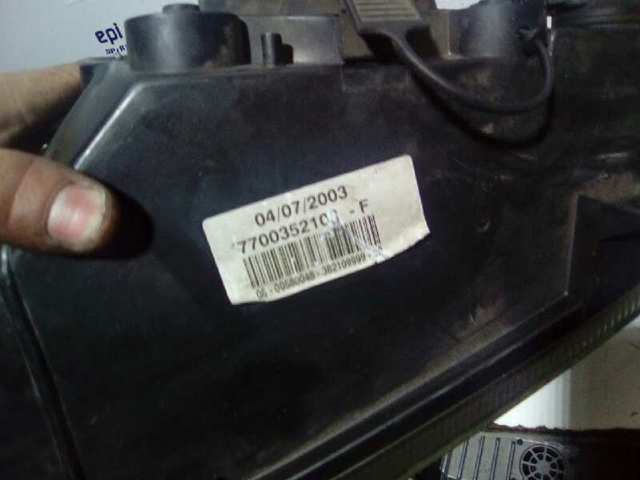 Luz esquerda 7700352103 RENAULT